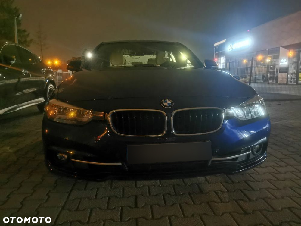 BMW Seria 3 330i xDrive Luxury Line - 40