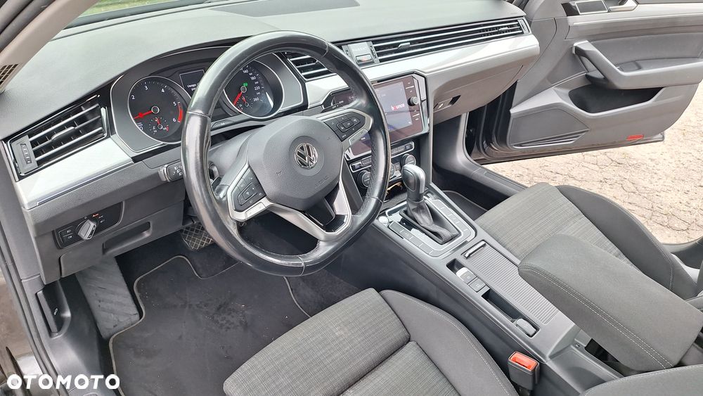 Volkswagen Passat 1.6 TDI SCR DSG Comfortline - 28