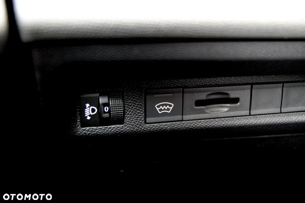 Peugeot 308 1.2 PureTech Allure Pack S&S EAT8 - 34