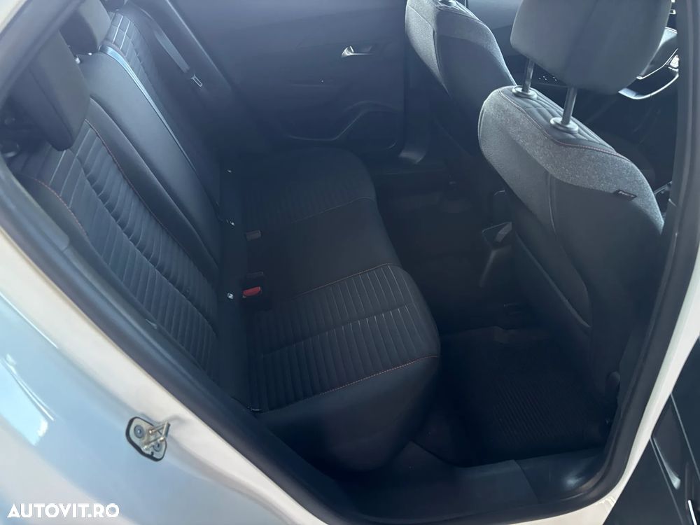Peugeot 2008 BlueHDi 110 Active Pack - 29
