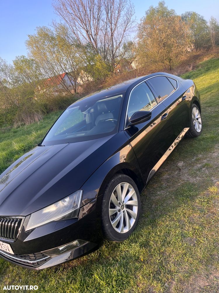 Skoda Superb 2.0 TDI DSG Style - 1