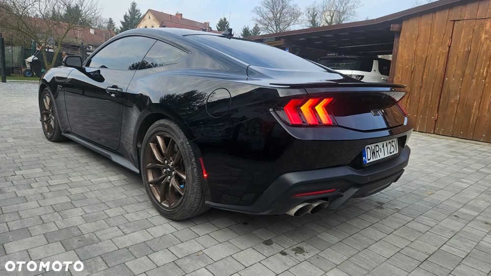 Ford Mustang - 6