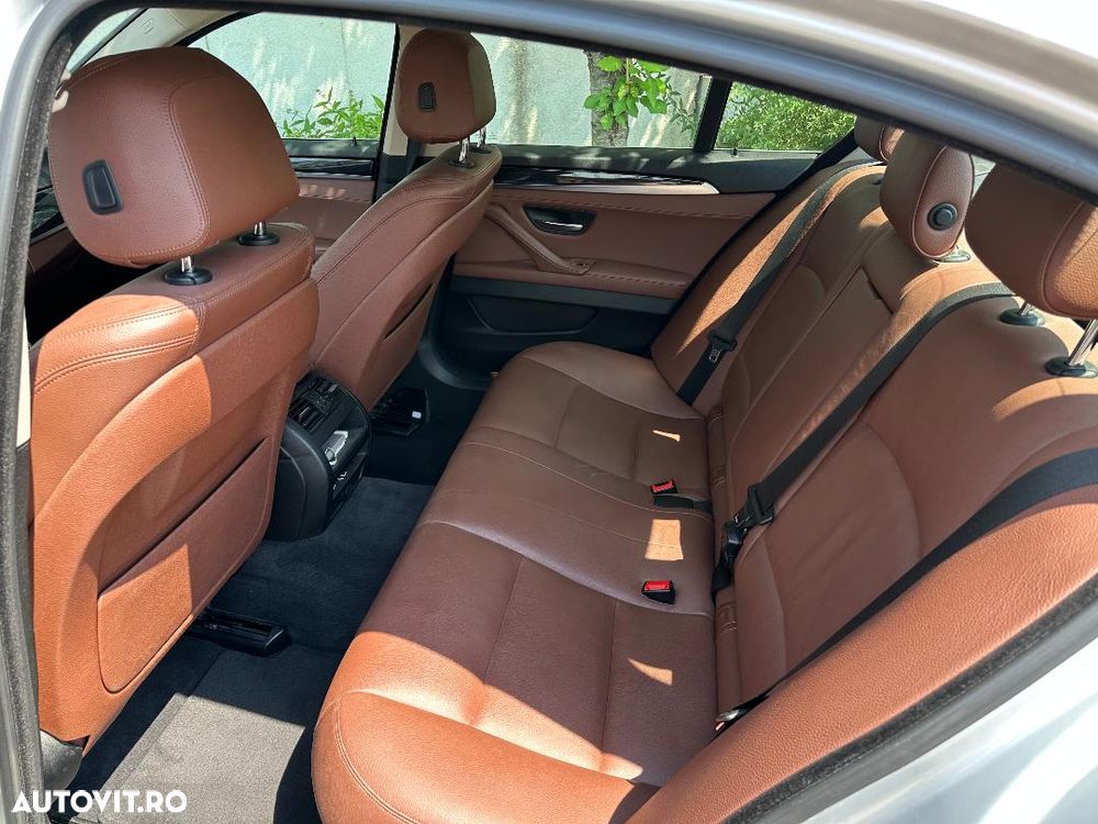 BMW Seria 5 520d xDrive - 11