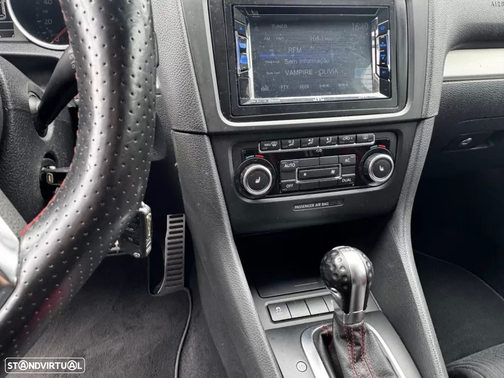 VW Golf 2.0 GTI DSG adidas - 25