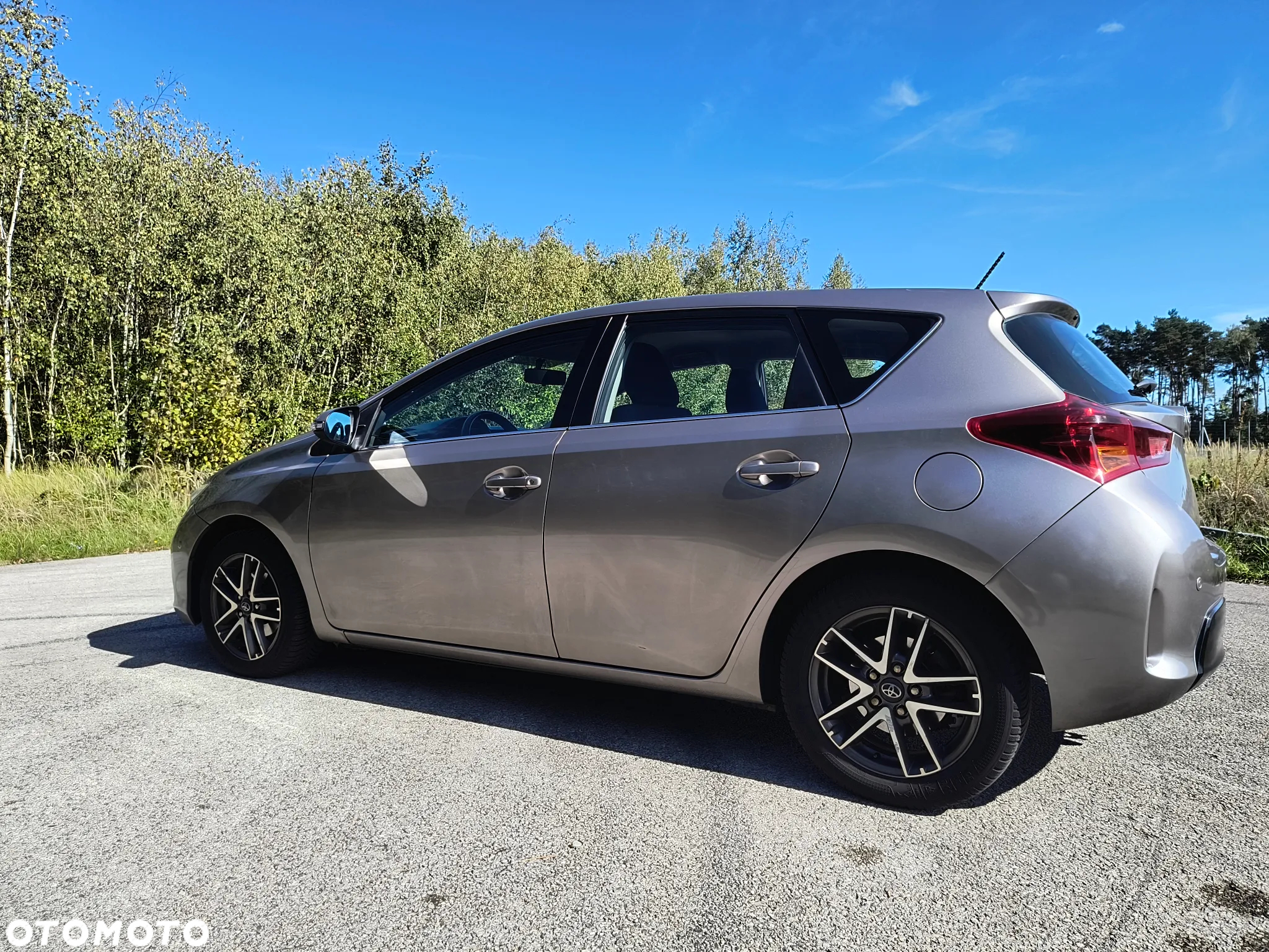 Toyota Auris 1.6 Premium Comfort - 15