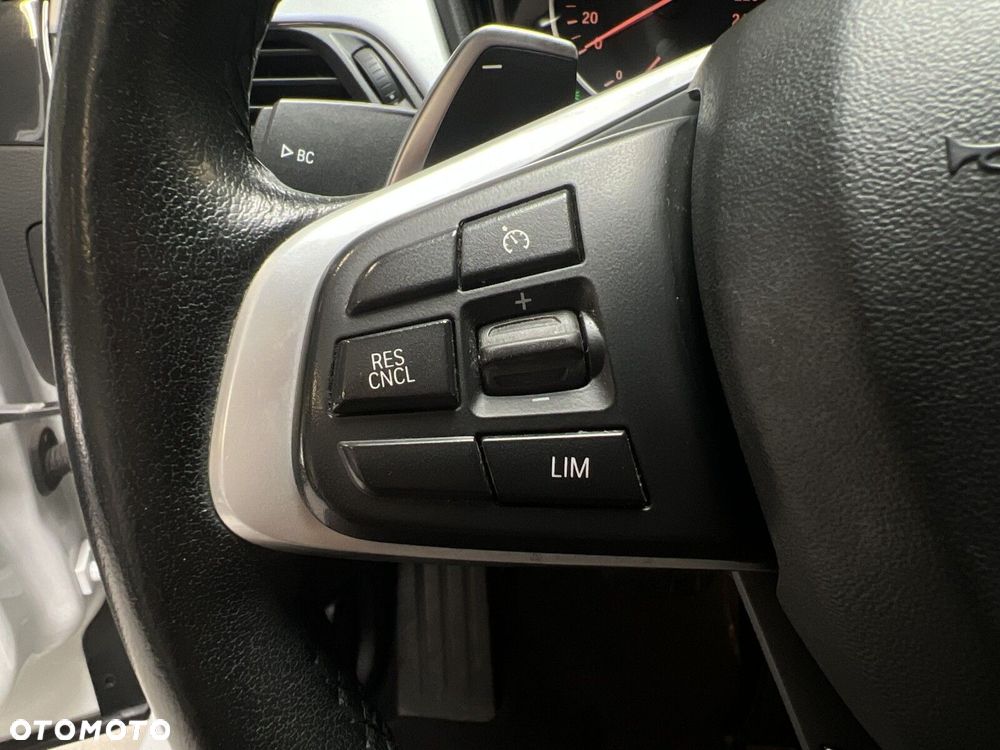 BMW X1 xDrive18d Sport Line - 35