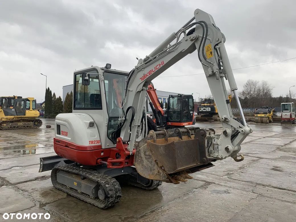 Takeuchi TB230 V3 - 1