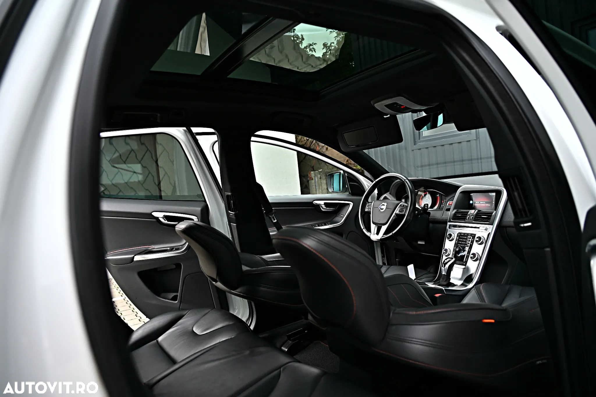 Volvo XC 60 D4 AWD Geartronic Ocean Race - 10
