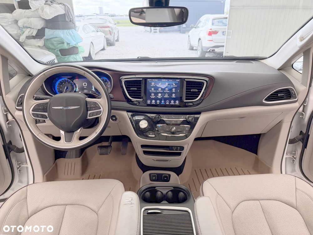 Chrysler Pacifica - 6