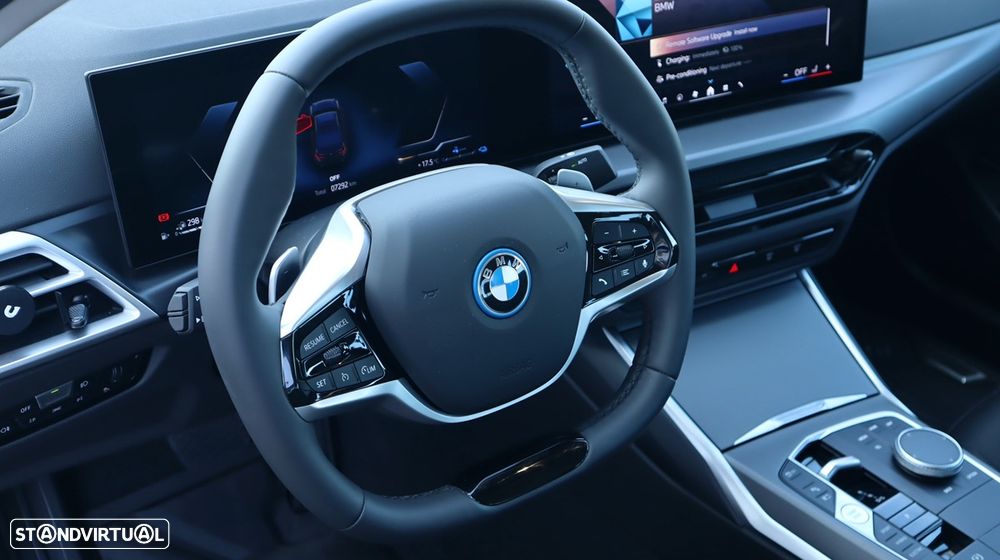 BMW 330 e Auto - 21