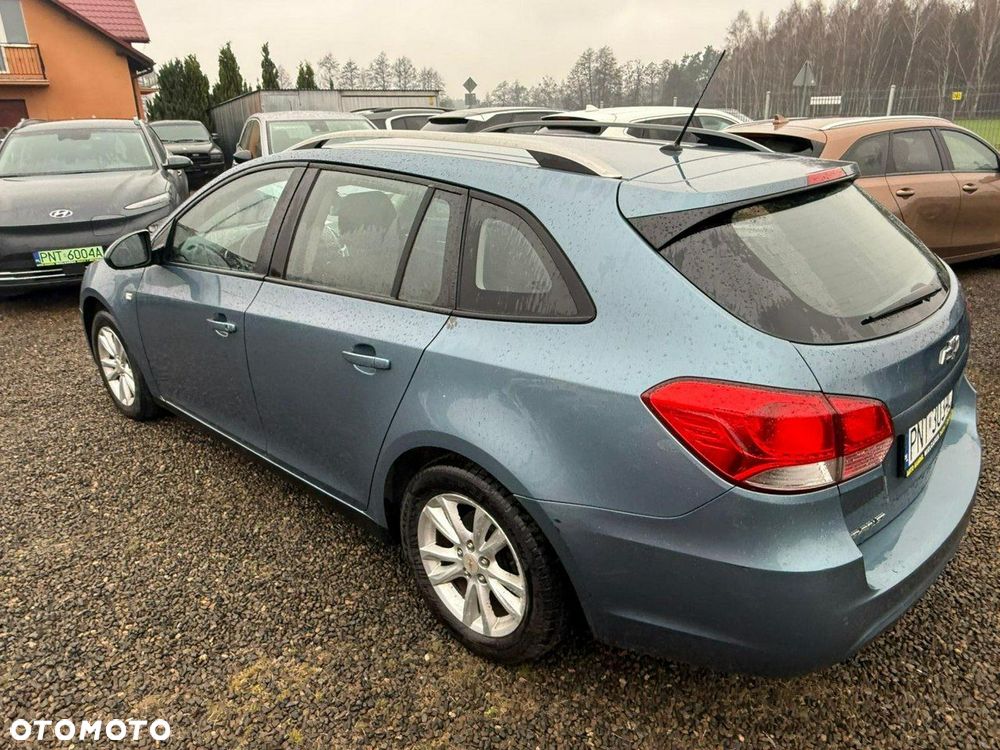 Chevrolet Cruze - 12