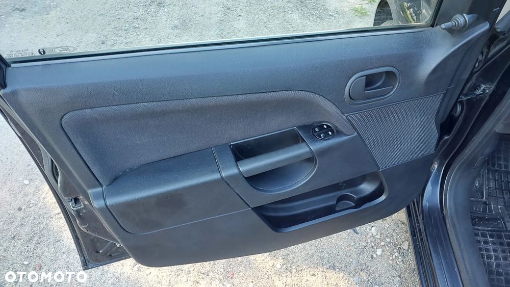 Ford Fiesta 1.3 Black Magic - 17