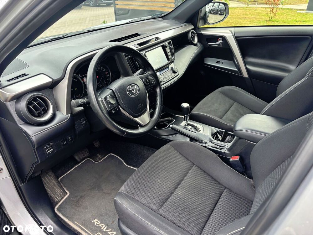 Toyota RAV4 Hybrid Premium 4x2 - 6