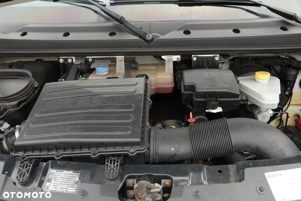 Iveco DAILY//70C17// 3.0 170 KM- podwójne tylne koła// WYWROTKA 3-stronna// Rozstaw osi 410 cm// SALON POLSKA//BEZWYPADKOWY// I WŁAŚCICIEL - 29