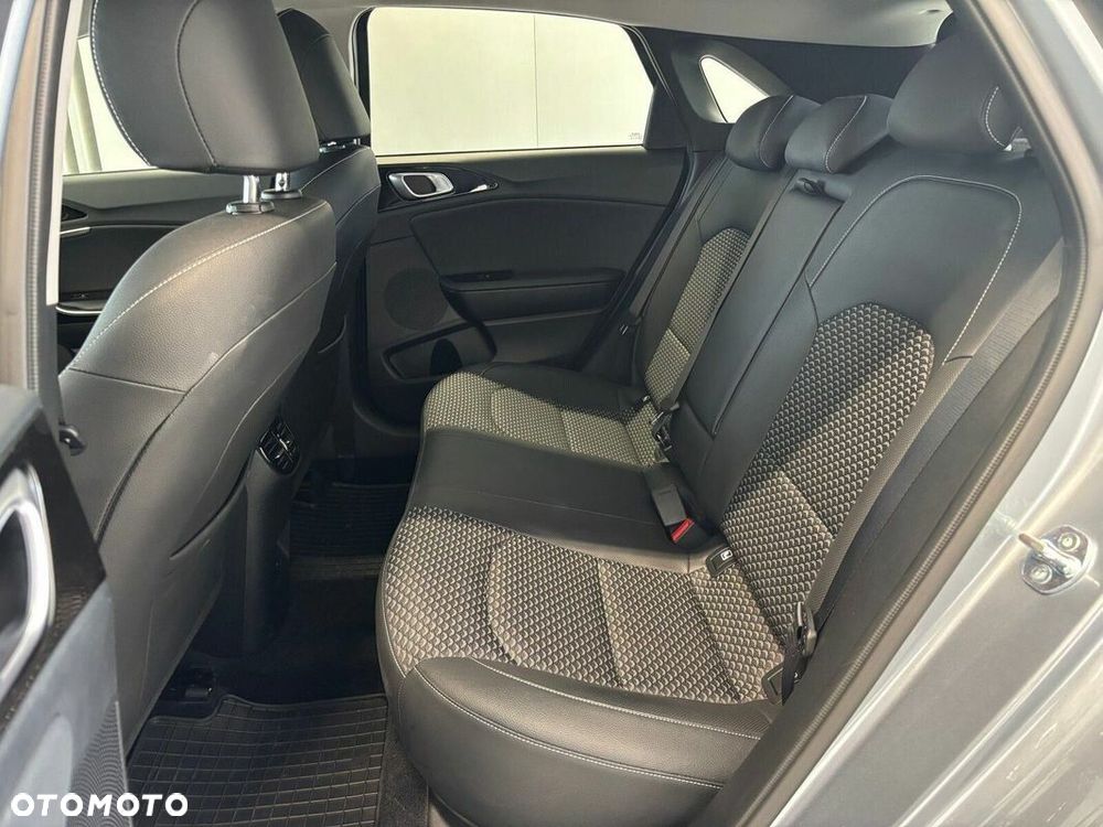 Kia Ceed 1.5 T-GDI L DCT - 12