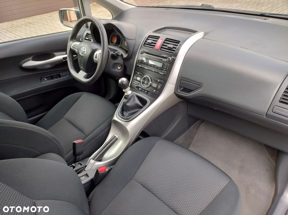 Toyota Auris 1.33 VVT-i - 36