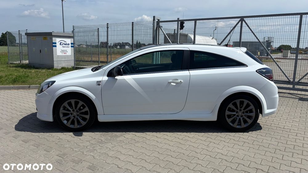 Opel Astra 1.6 Black&White - 11
