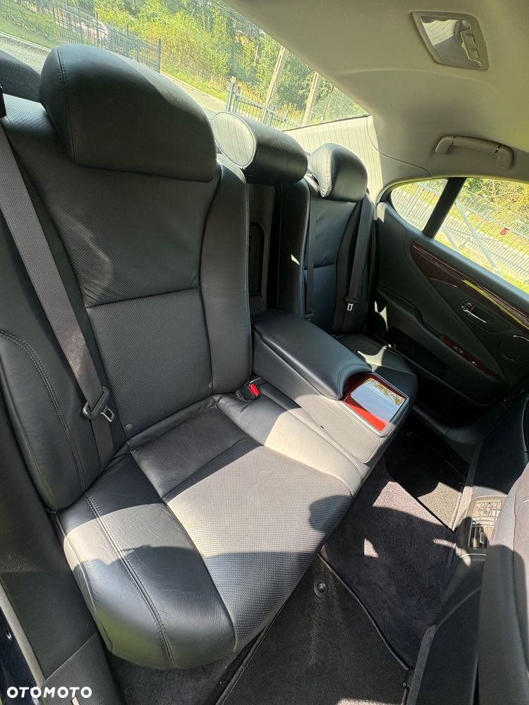 Lexus LS 460 Prestige - 23
