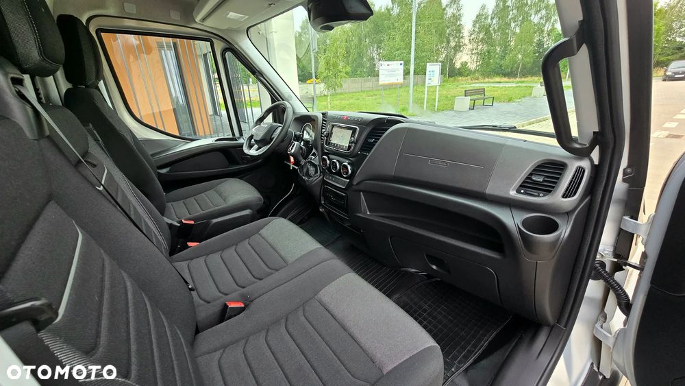 Iveco ❗️❗️DAILY 3.0 180KM 50C18 ❗️❗️ZABUDOWA IGLOOCAR 10 PALET / MROŹNIA -32 +32 / AGREGAT THERMOKING V300 MAX / AUTOMAT HI-MATIC / LAKIER METALIC / NAWIGACJA / TEMPOMAT ADAPTACYJNY / PODUSZKI PNEUMATYCZNE / GRUBA ŚCIANKA / WERSJA WZMOCNIONA / SALON POLSKA / FULL LED / MAKSYMALNA DOSTĘPNA OPCJA WYPOSAŻENIA❗❗ STAN - JAK NOWY ❗️ - 40