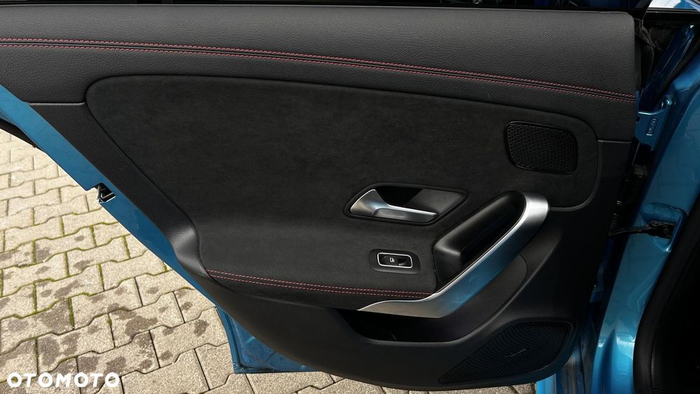 Mercedes-Benz CLA - 25
