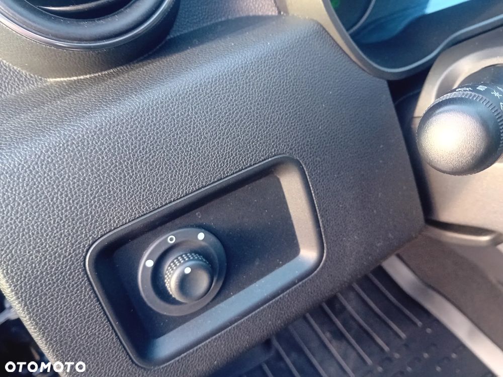 Dacia Duster 1.6 SCe Prestige - 14