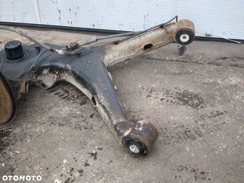Wahacz tył prawy Mercedes Vito w639 Lift a6393522504 zacisk piasta - 4