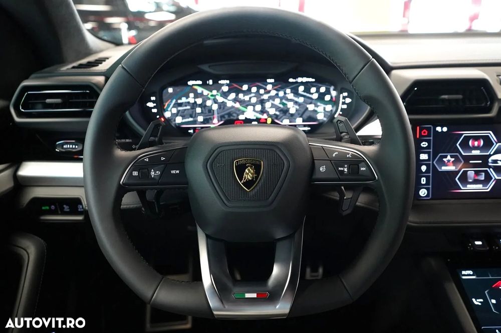Lamborghini URUS - 13