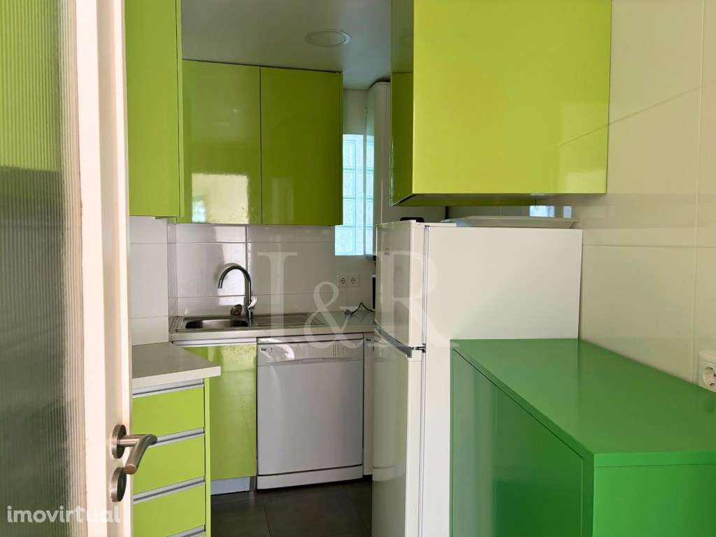 Apartamento T2 com varanda no centro de Cascais - Grande imagem: 3/16