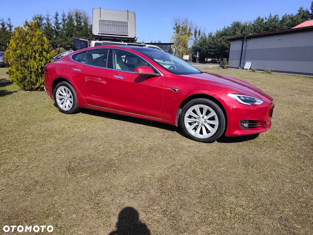 Tesla Model S - 2