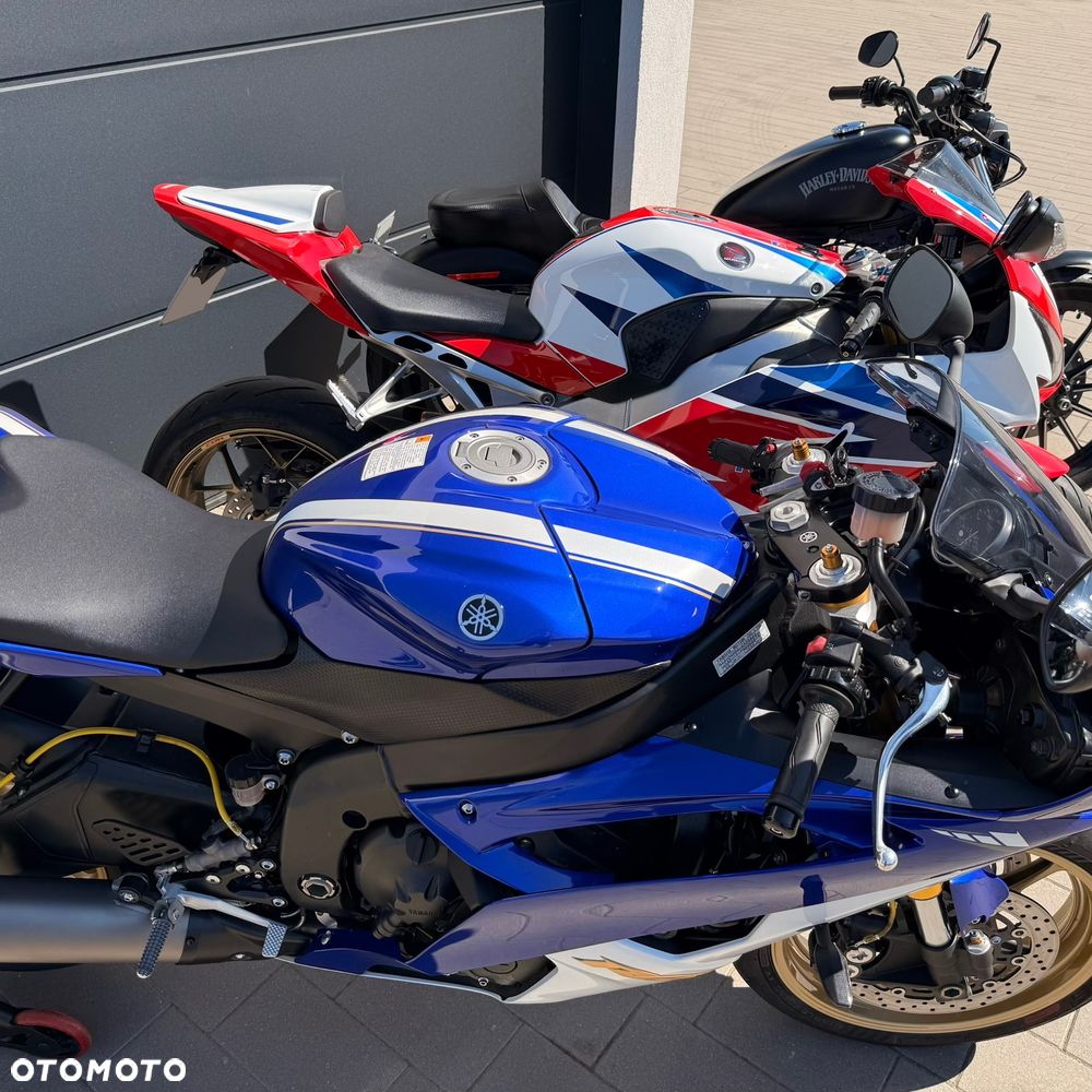 Yamaha R6 - 24