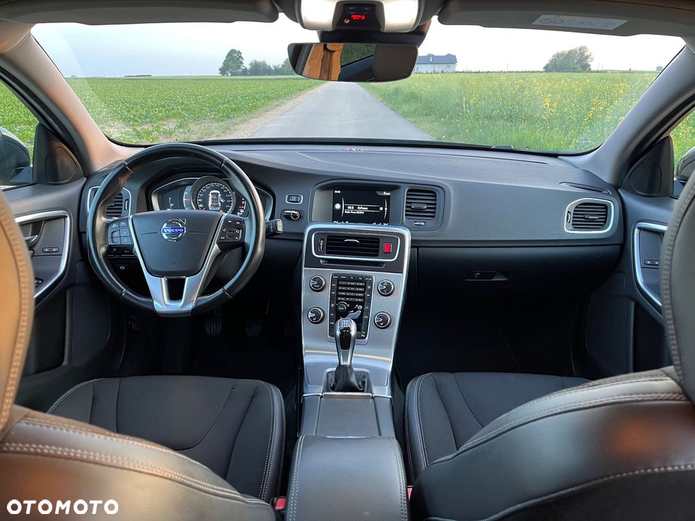 Volvo V60 D3 Momentum - 21