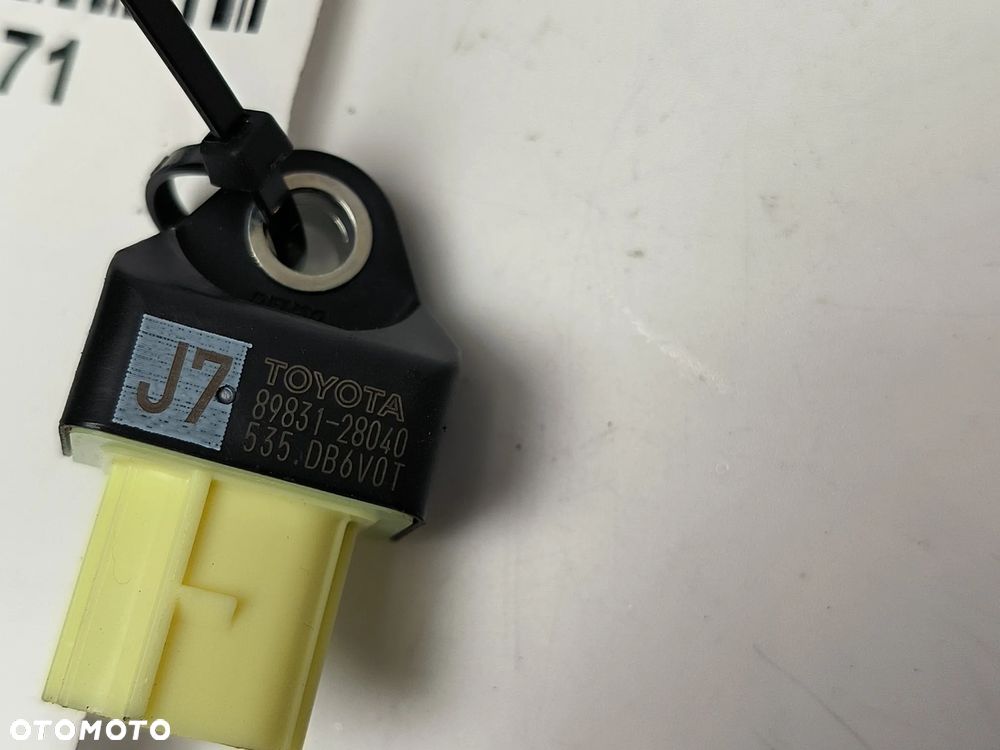 Czujnik uderzenia 89831-28040 J7 do Toyota RAV4 V 2,5 Hybryda 2019 - 1