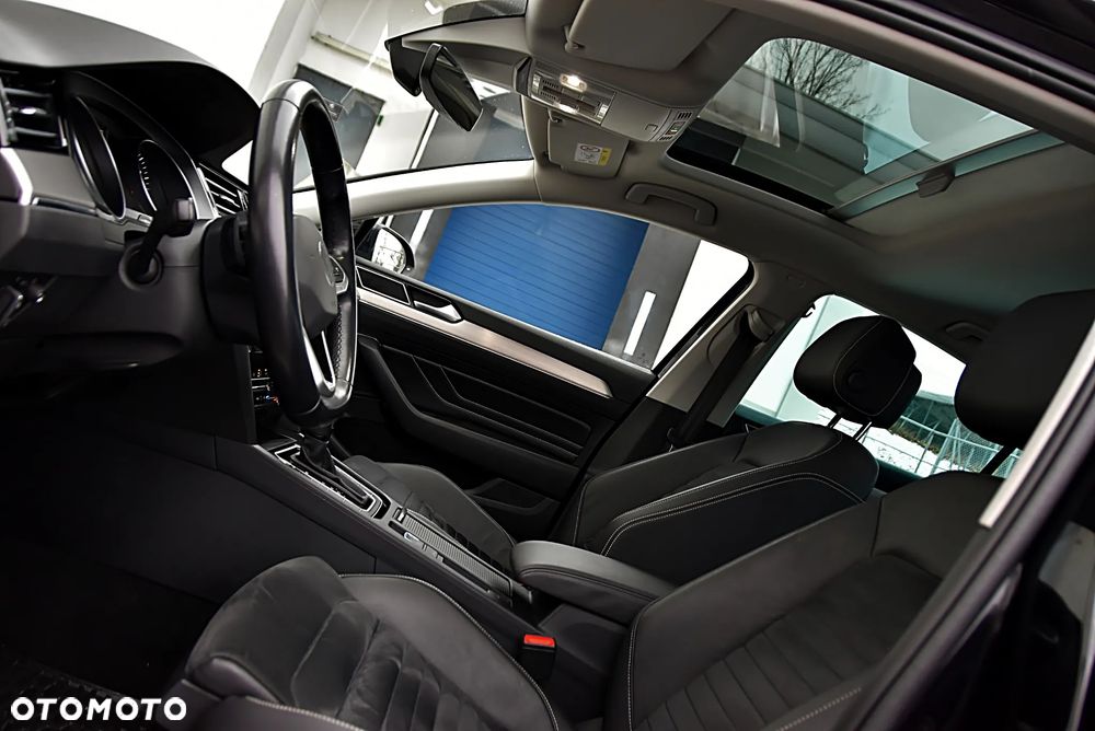 Volkswagen Passat 2.0 TSI Elegance DSG - 17