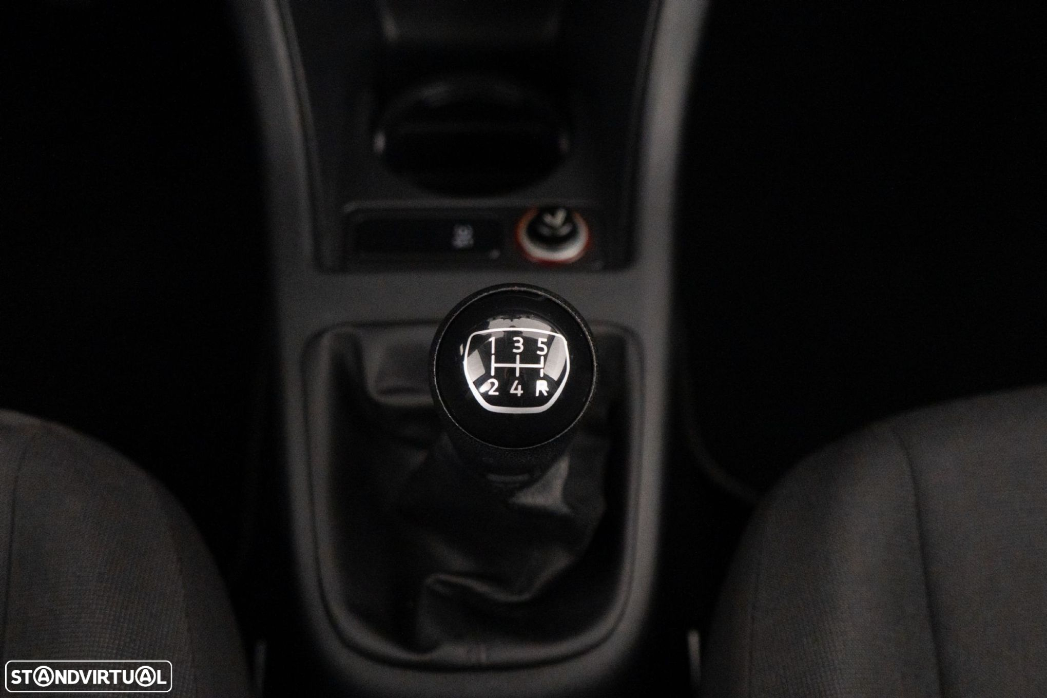 VW Up! 1.0 Move Color - 21
