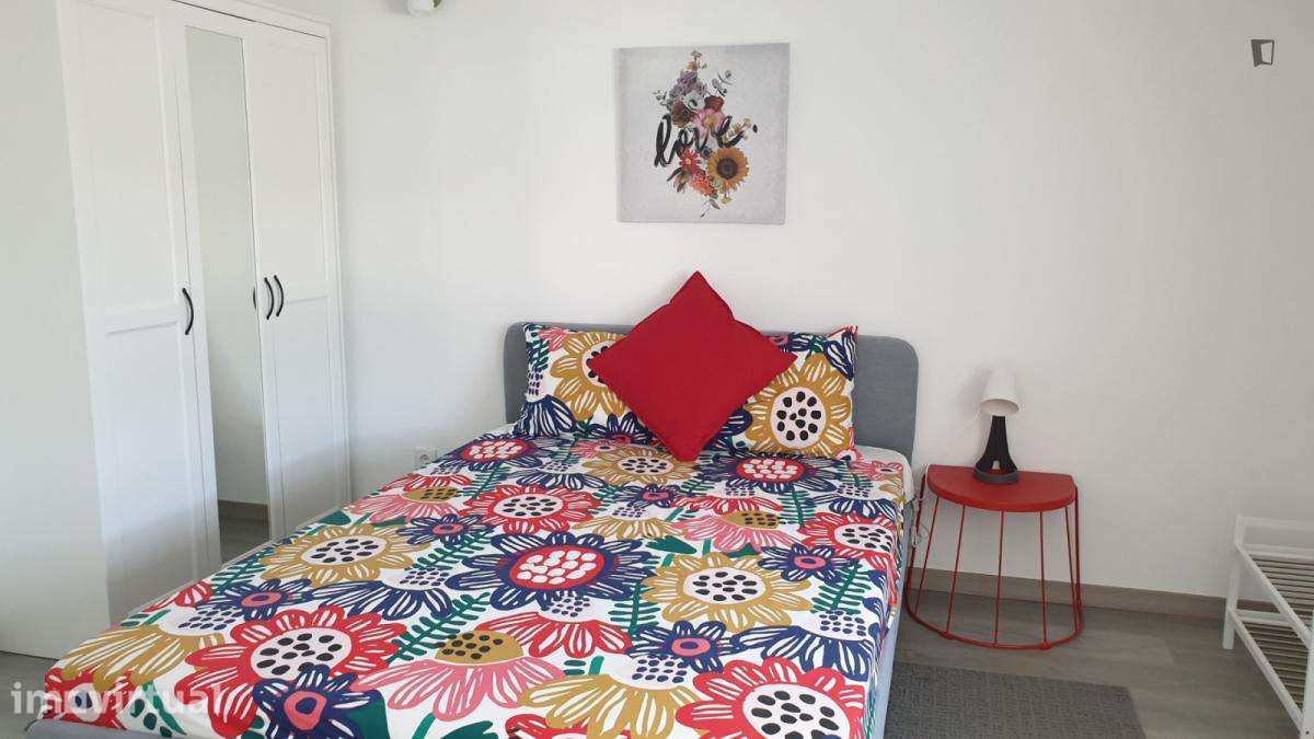 Quarto - localizado em Oeiras Lisbon - Grande imagem: 4/19