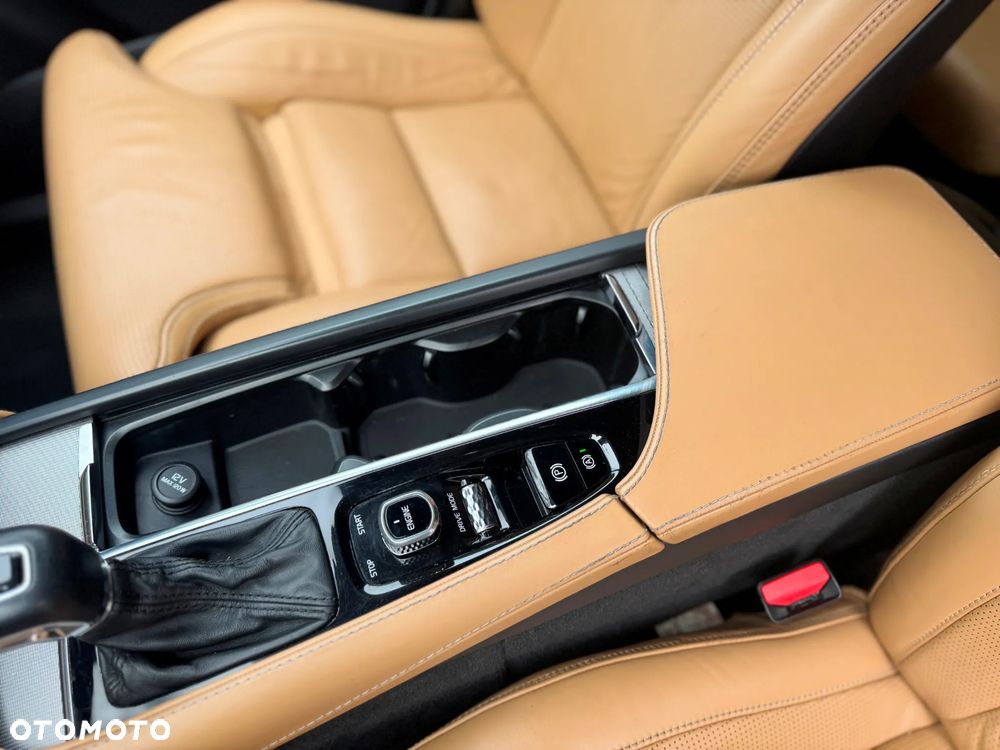 Volvo XC 90 D5 AWD Inscription 7os - 26