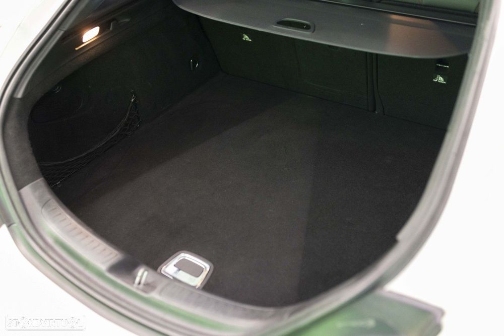 Mercedes-Benz CLA 220 d Shooting Brake AMG Line Aut. - 44