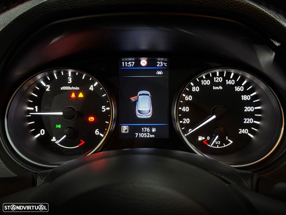 Nissan Qashqai 1.5 dCi N-Connecta DCT - 21