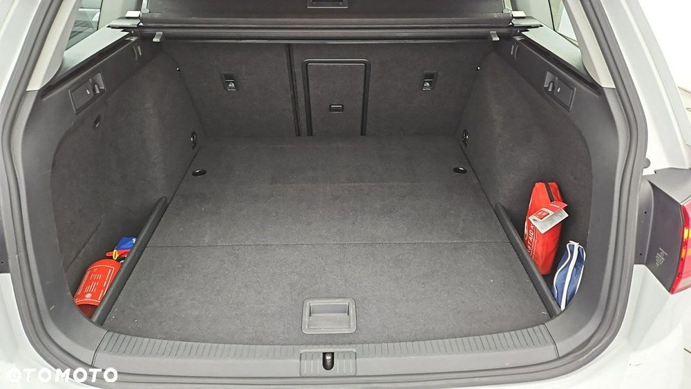 Volkswagen Golf - 24