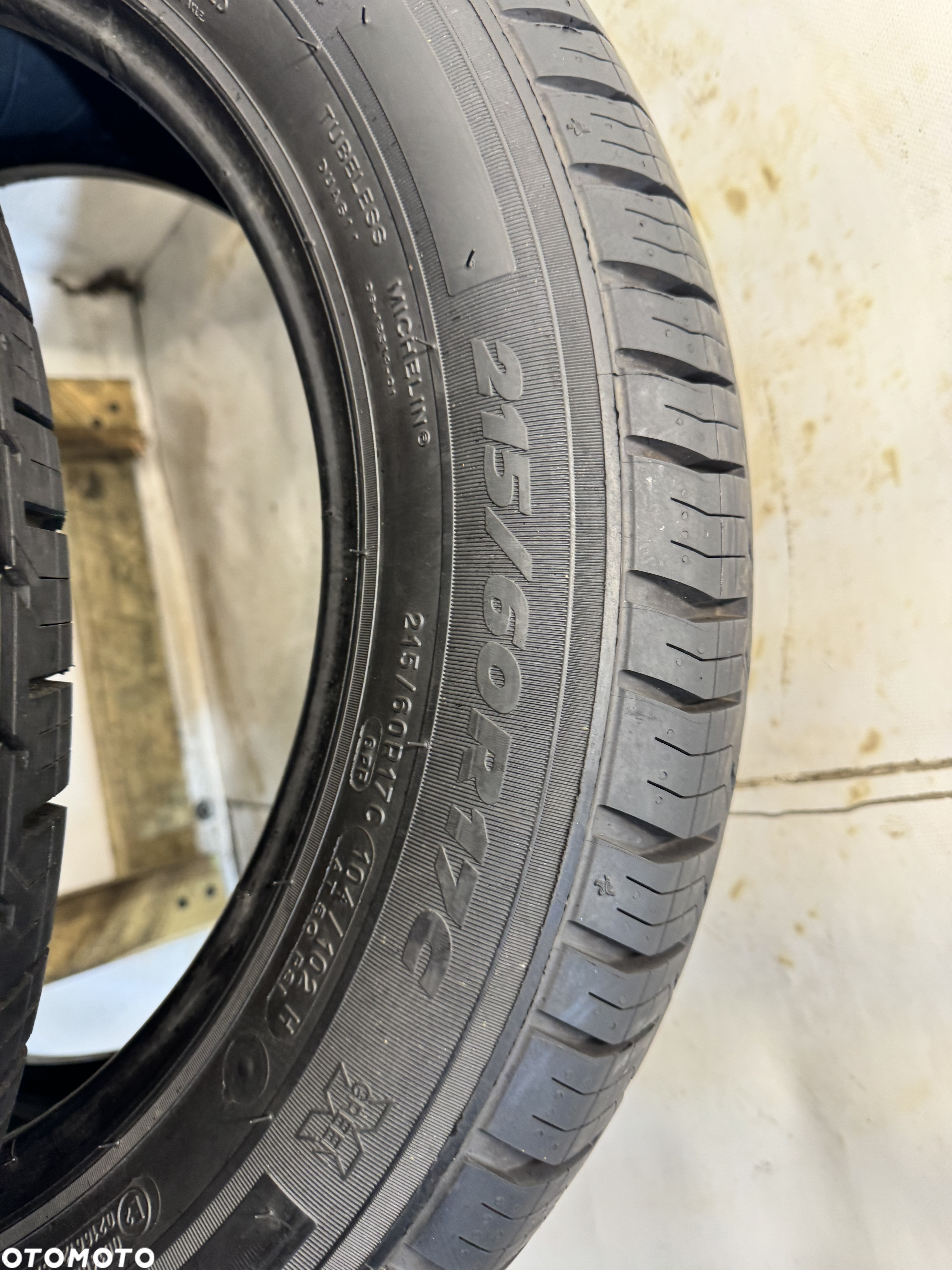 G-2946 215/60R17C 104/102H MICHELIN AGLIS - 4