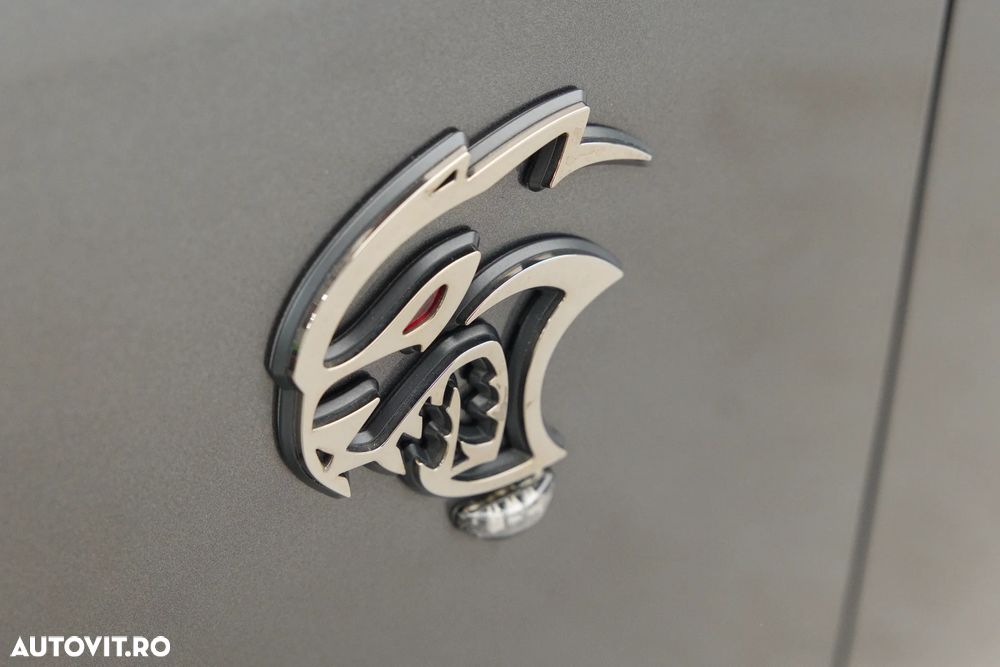 Dodge Challenger - 17