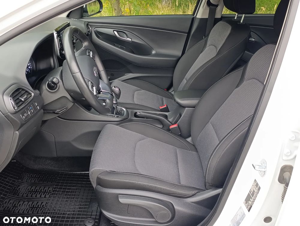 Hyundai i30 1.5 T-GDI 48V Modern - 25