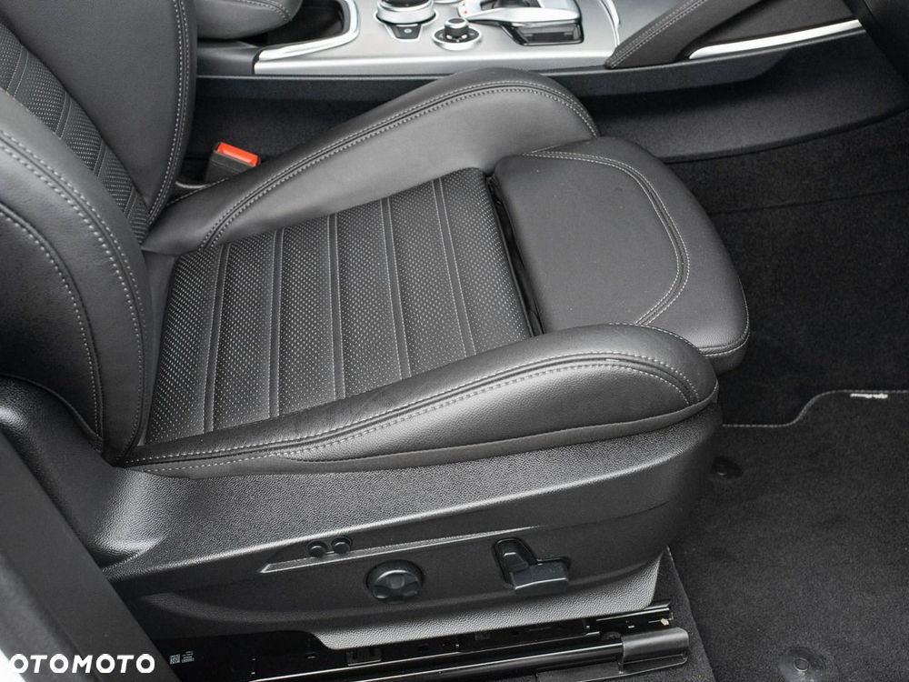 Alfa Romeo Stelvio - 33