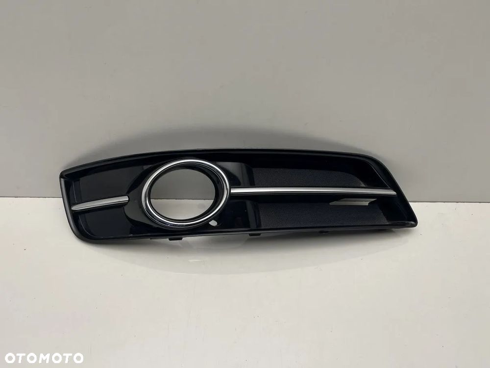 KRATKA ZDERZAKA PRAWA AUDI A3 8P LIFT 8P0807682J - 1