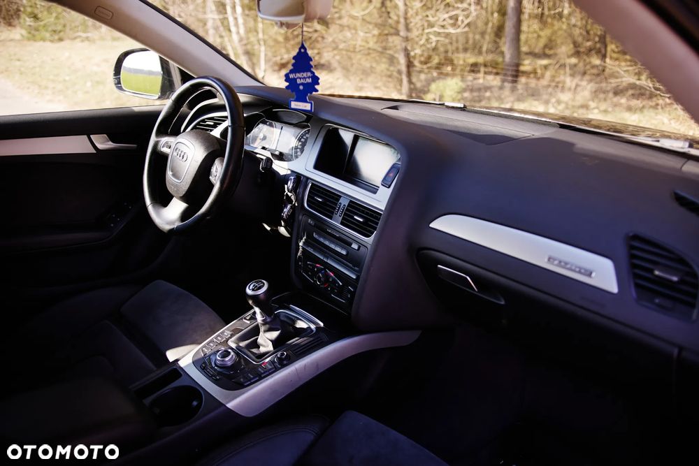 Audi A4 Avant 2.0 TDI DPF quattro Attraction - 28