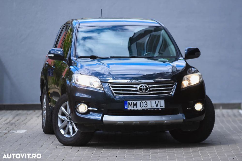 Toyota RAV4 - 1