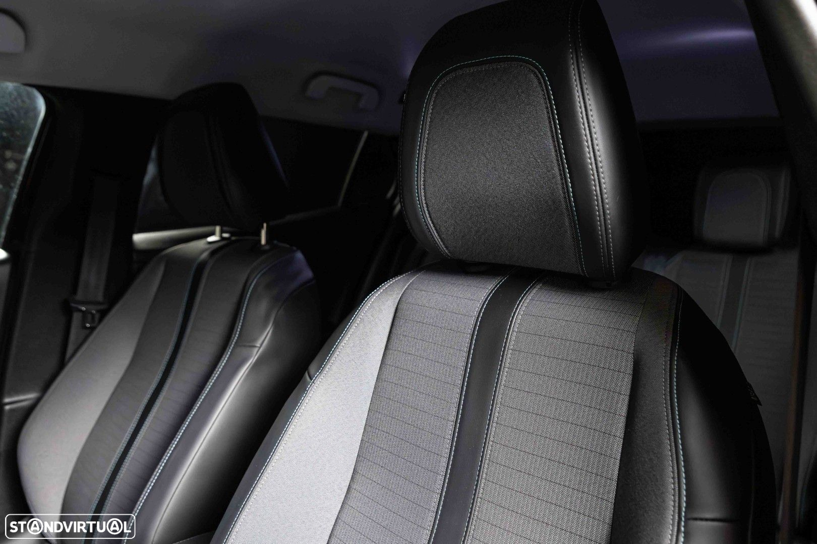 Peugeot 2008 1.2 PureTech Allure Pack EAT8 - 6