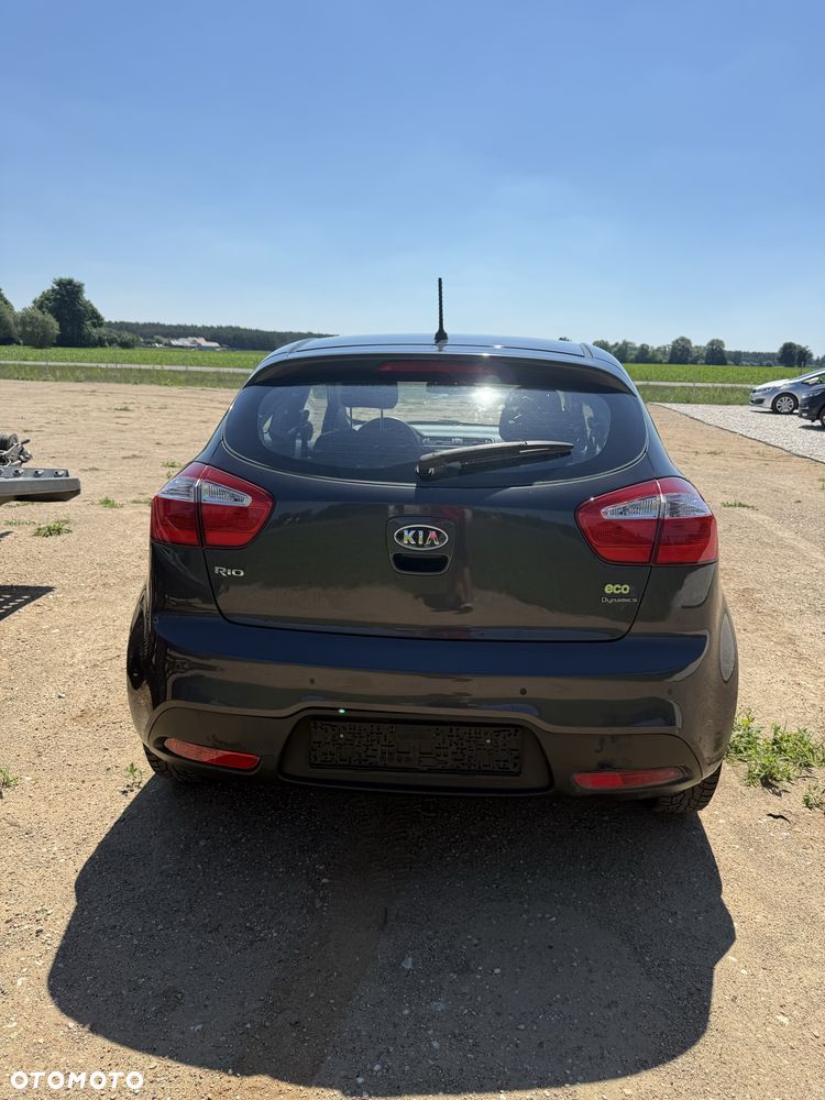 Kia Rio - 6