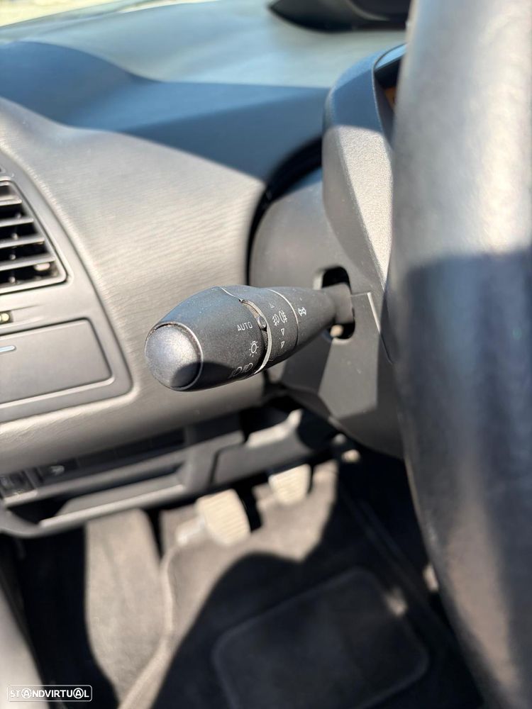 Citroën C4 1.6 HDi VTR Pack - 35
