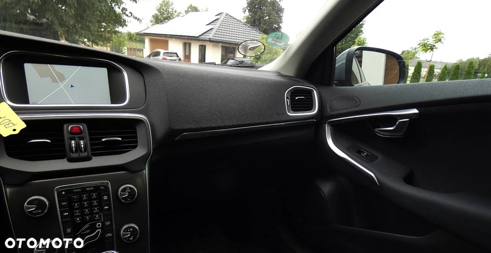 Volvo V40 D2 Summum - 11